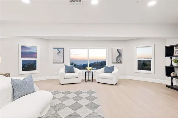 $3,990,000 | 857 Avenida Acapulco, San Clemente, CA 92672