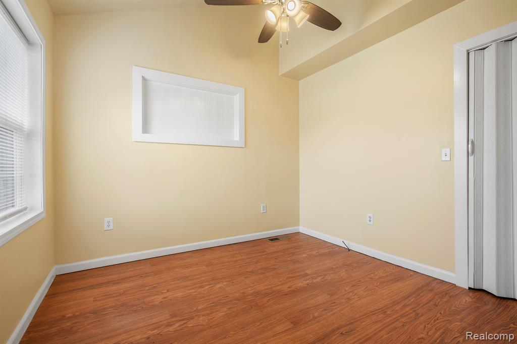 3320 Frembes Road Waterford, MI 48329 - Photo 5 of 17 Gallery Image 5