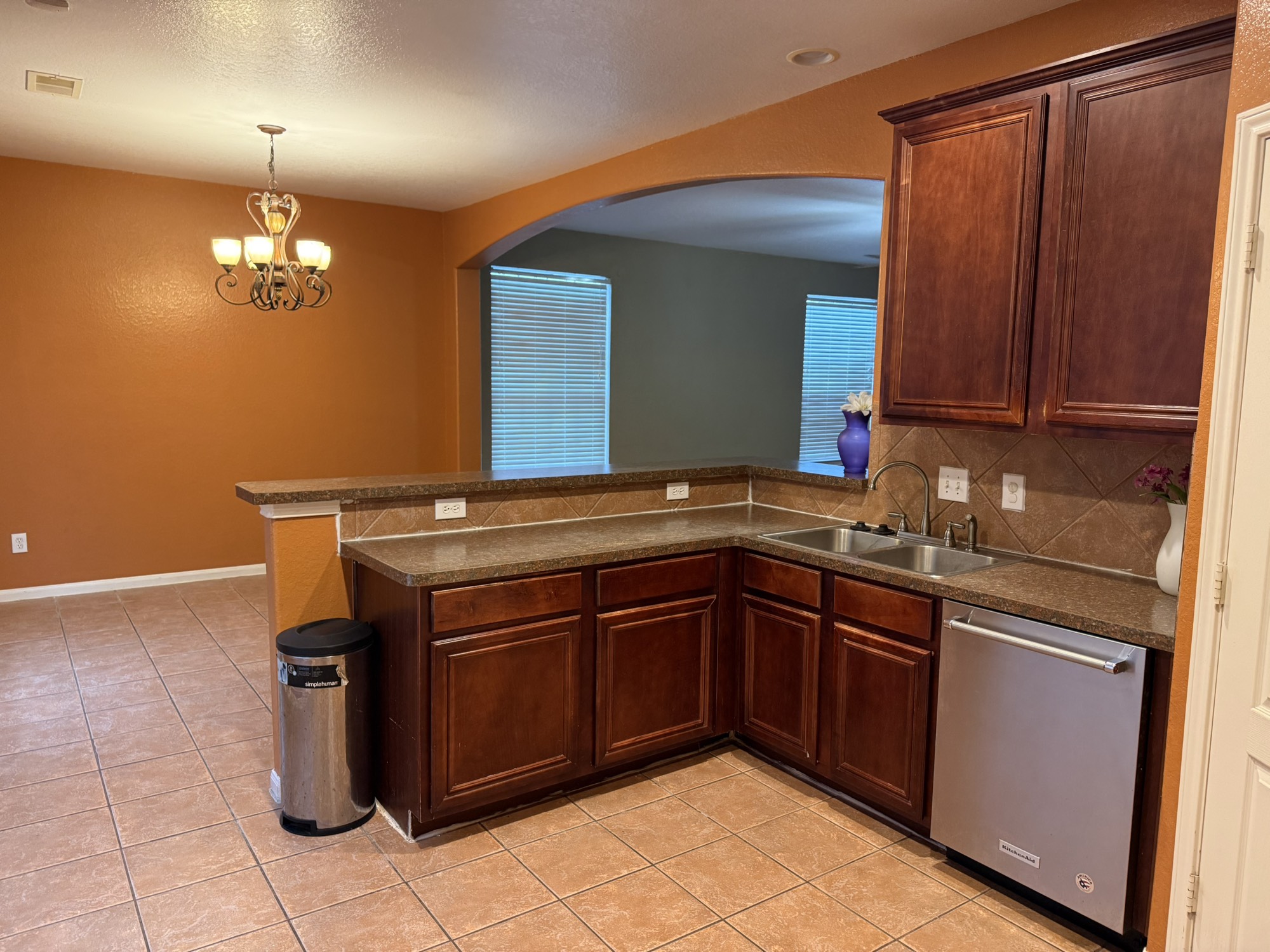 9429 Lambright Road Houston, TX 77075 - Photo 13 of 40 Another direct view to the kitchen table from the stove.