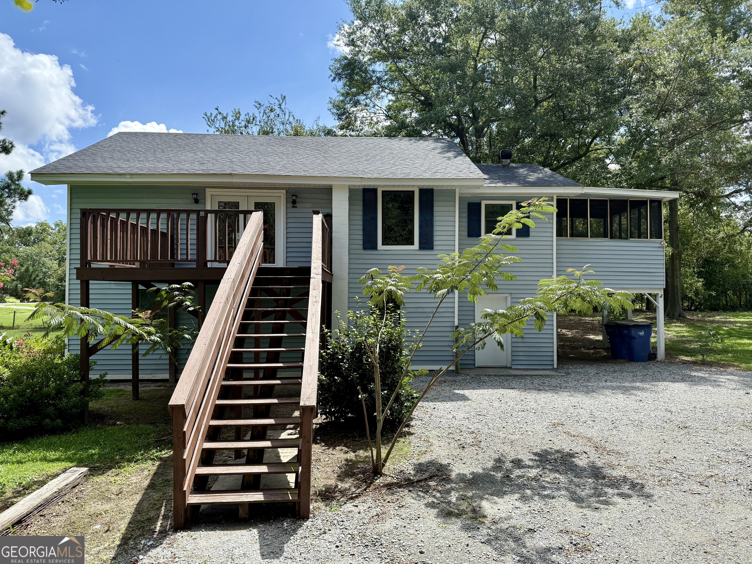 2592 White Oak Road Thomson, GA 30824 - Photo 2 of 30 a front view of a house with a yard