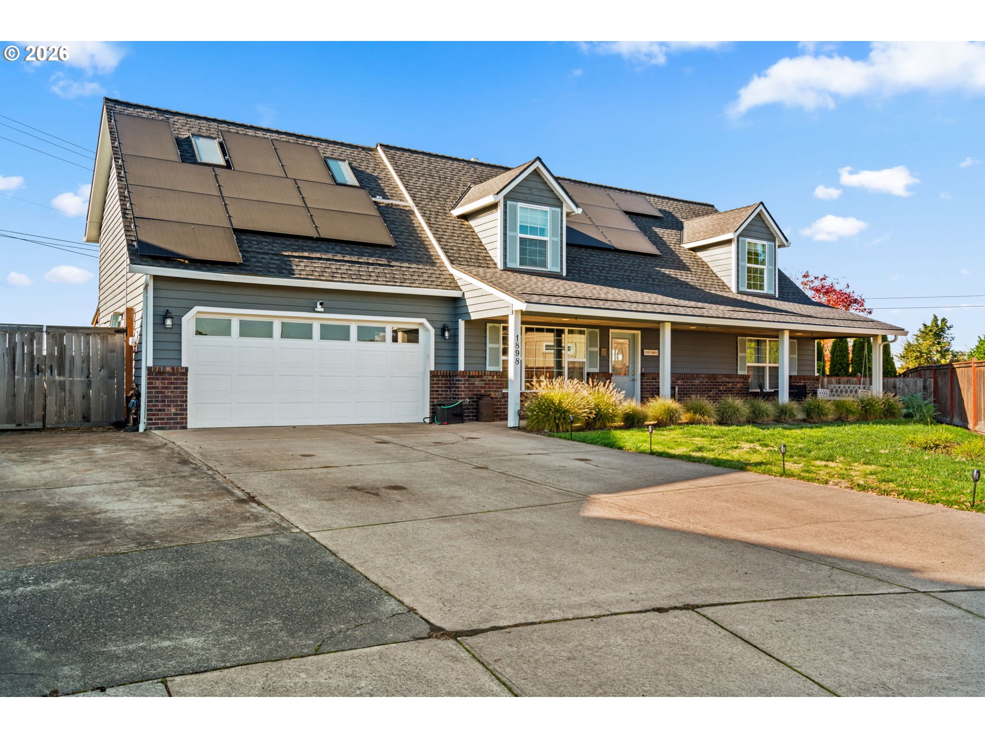 1898 Iron Horse Road Eugene, OR 97402 - Photo 4 of 44