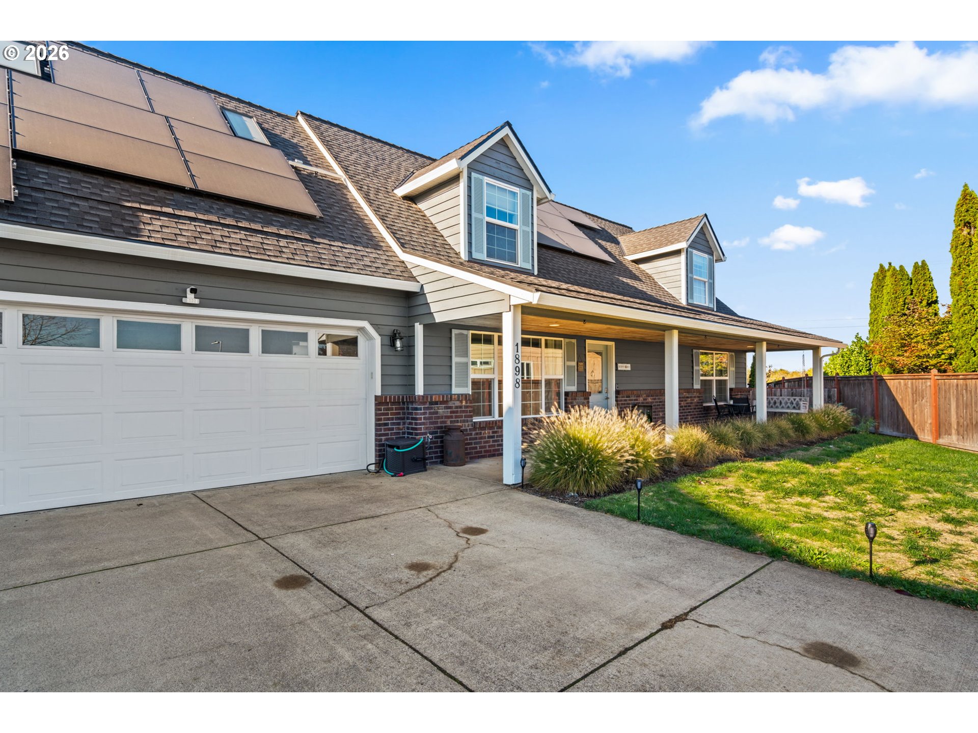 1898 Iron Horse Road Eugene, OR 97402 - Photo 5 of 44