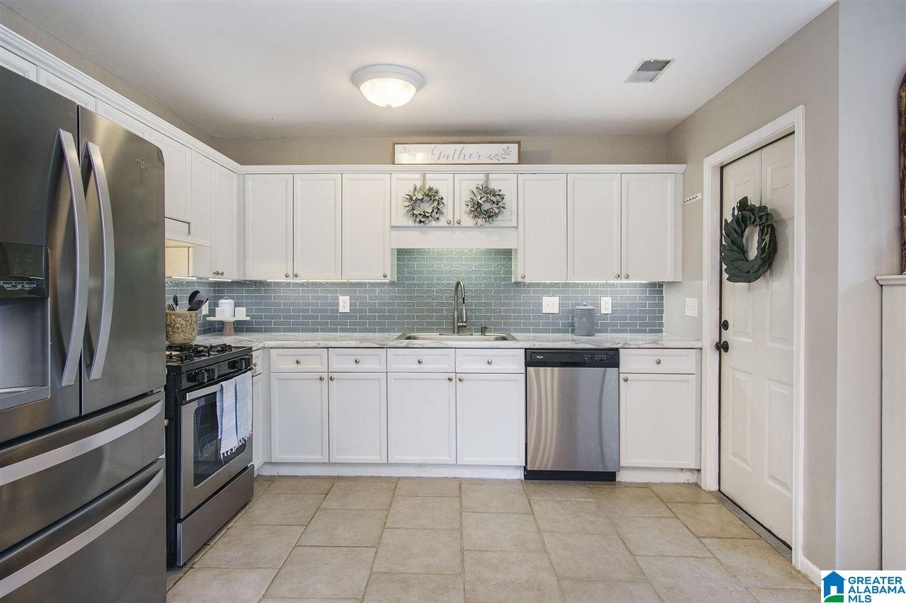 203 Stone Circle Pelham, AL 35124 - Photo 8 of 28