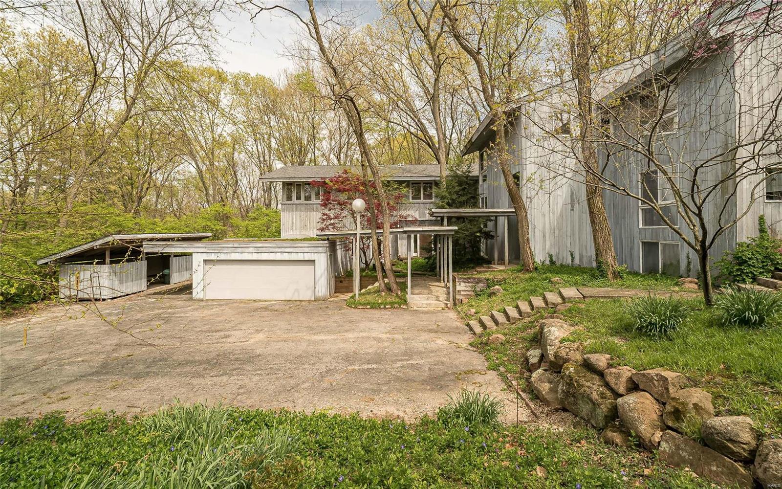 740 High Hampton Road St. Louis, MO 63124 - Photo 2 of 36 Gallery Image 2