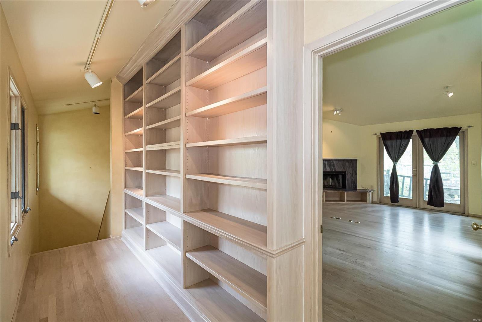 740 High Hampton Road St. Louis, MO 63124 - Photo 11 of 36 Gallery Image 11