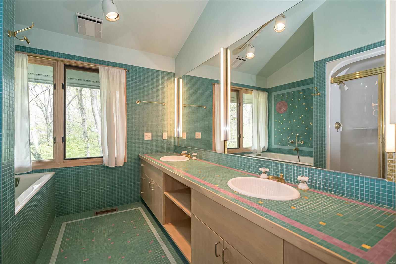 740 High Hampton Road St. Louis, MO 63124 - Photo 15 of 36 Gallery Image 15