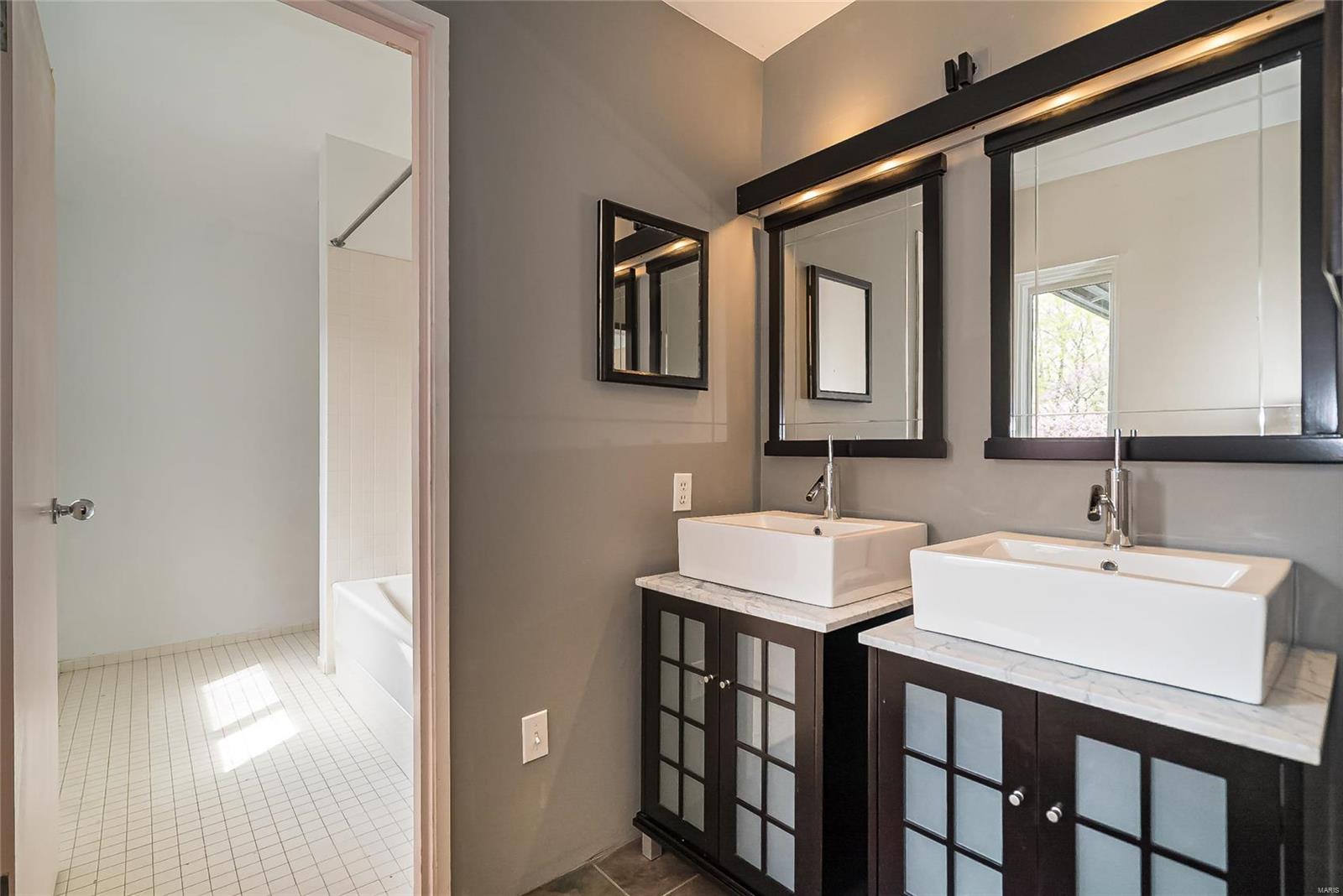 740 High Hampton Road St. Louis, MO 63124 - Photo 27 of 36 Gallery Image 27