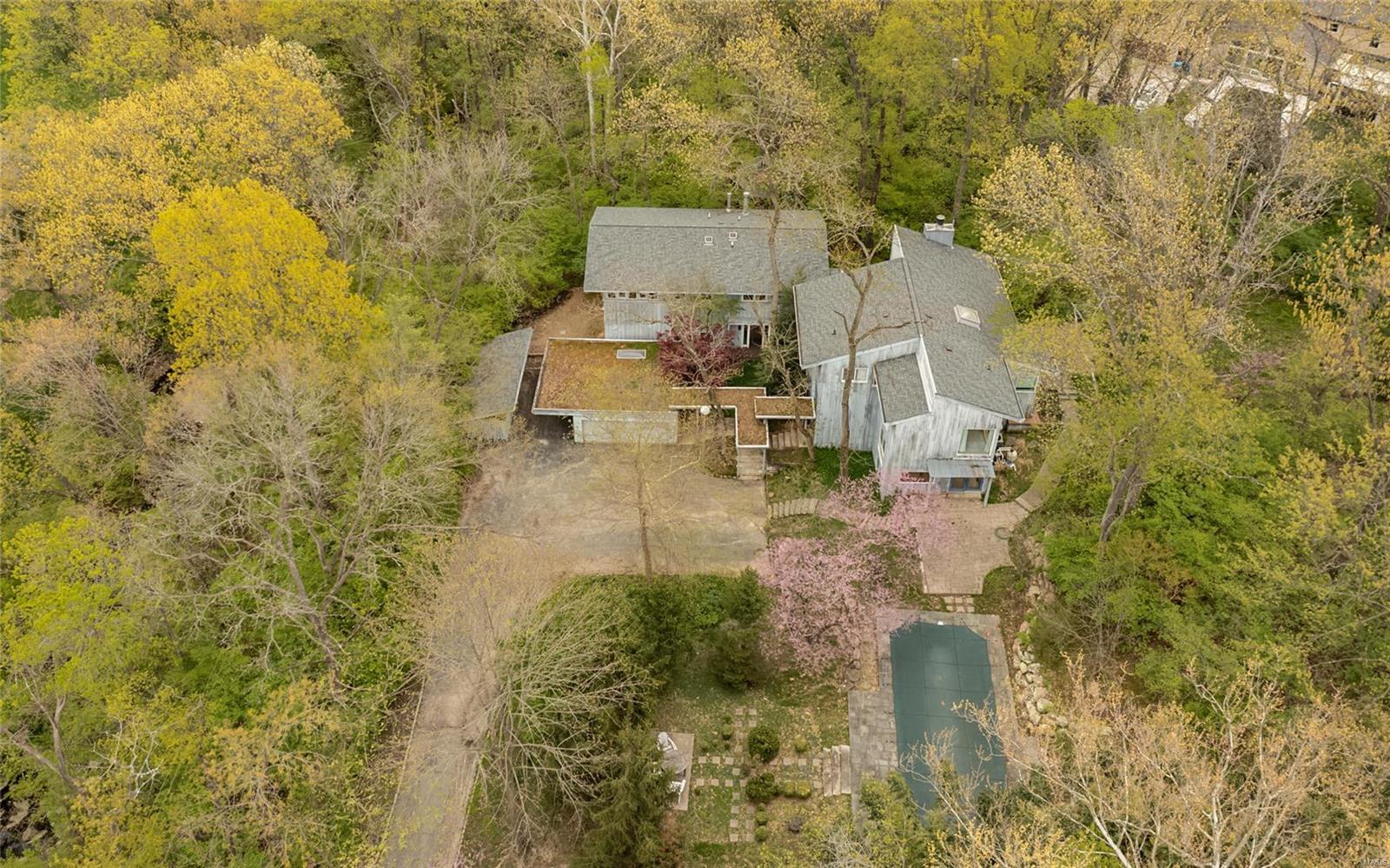 740 High Hampton Road St. Louis, MO 63124 - Photo 4 of 36 Gallery Image 4
