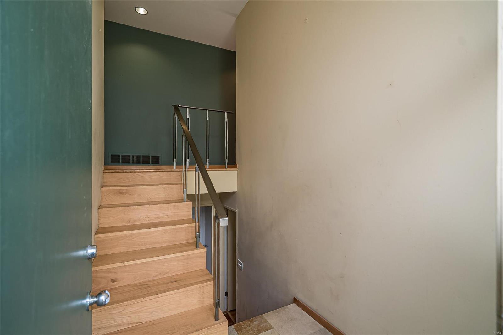 740 High Hampton Road St. Louis, MO 63124 - Photo 5 of 36 Gallery Image 5