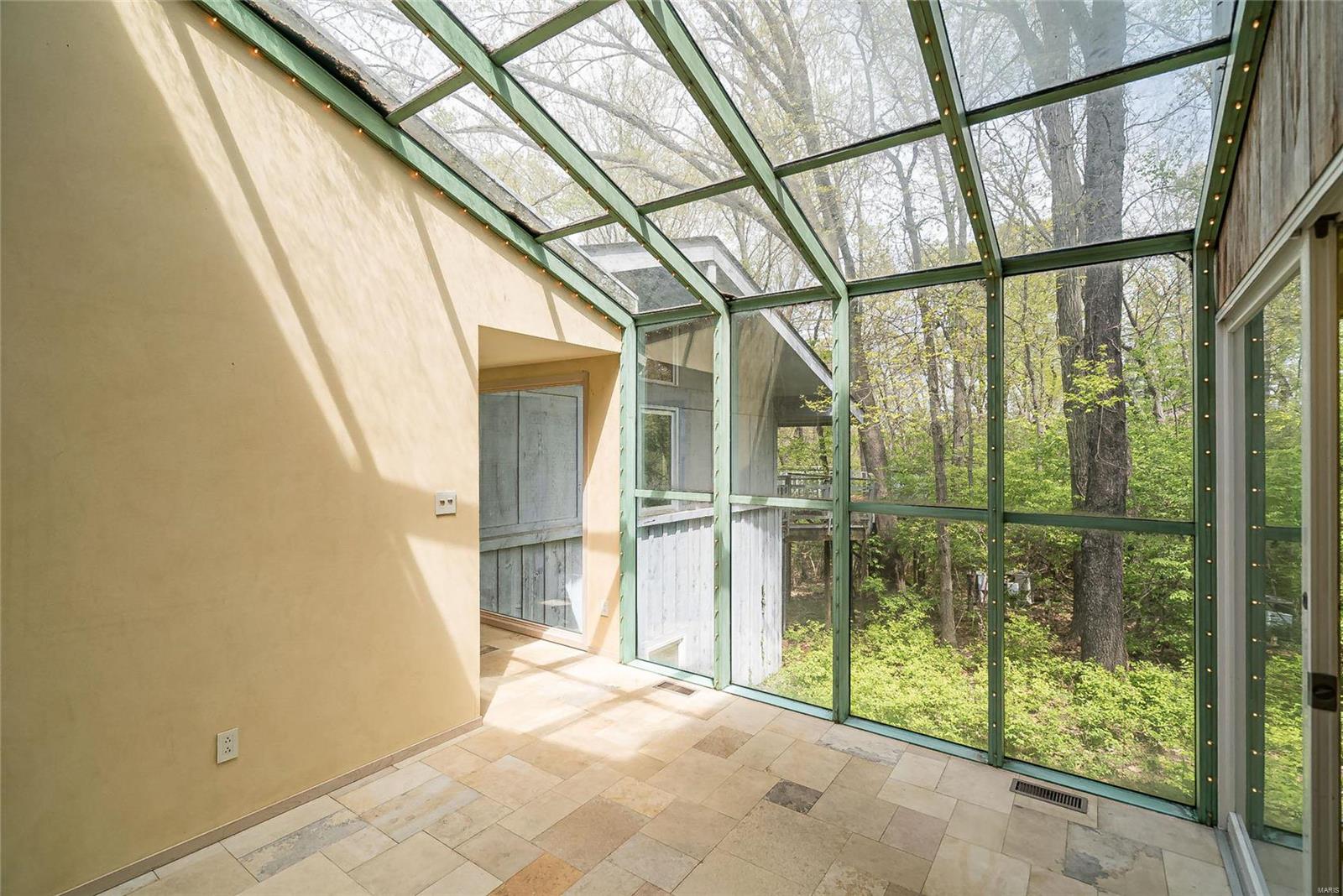 740 High Hampton Road St. Louis, MO 63124 - Photo 10 of 36 Gallery Image 10