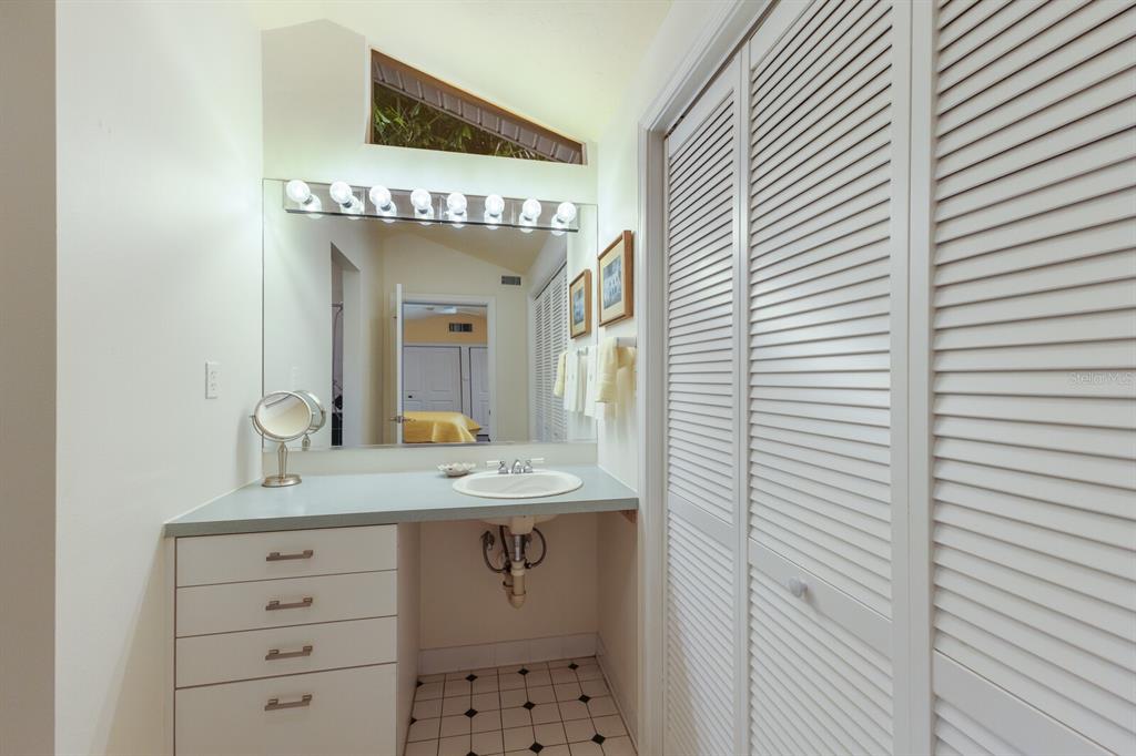 1922 Field Road Sarasota, FL 34231 - Photo 26 of 42 Gallery Image 26