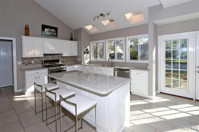 $645,000 | 12762 Hezel Lane, St. Louis, MO 63141