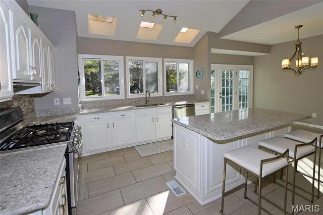 $645,000 | 12762 Hezel Lane, St. Louis, MO 63141