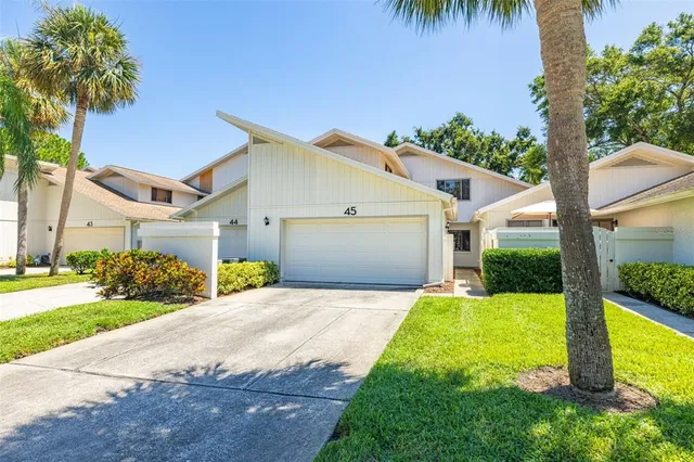 $349,000 | 498 Lakeview Drive, Unit 45, Palm Harbor, FL 34683