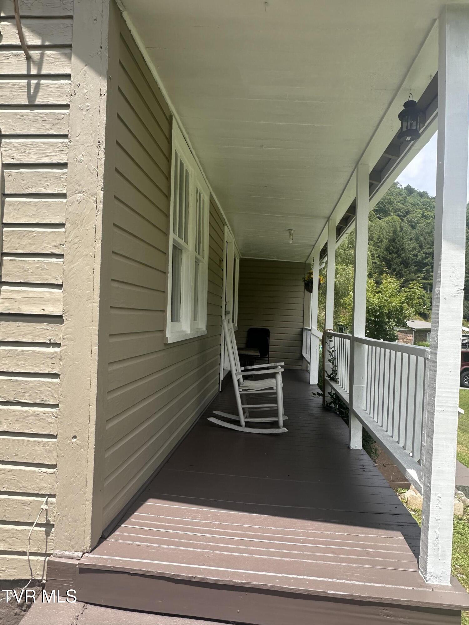 1012 Ward Fork Road Grundy, VA 24614 - Photo 10 of 37 IMG_2926
