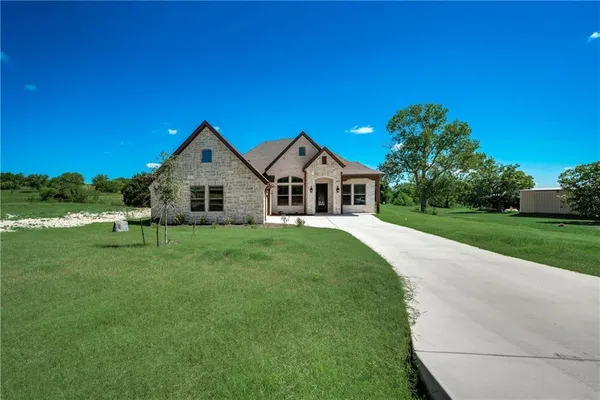 $2,900 | 8240 Scharmels Lane, Fort Worth, TX 76126