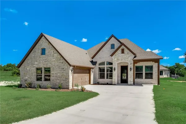 $2,900 | 8240 Scharmels Lane, Fort Worth, TX 76126