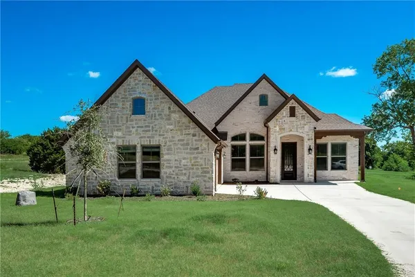 $2,900 | 8240 Scharmels Lane, Fort Worth, TX 76126