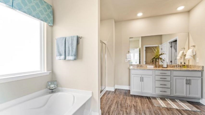 11229 Animal Kingdom Way Daphne, AL 36526 - Photo 29 of 30 Bathroom