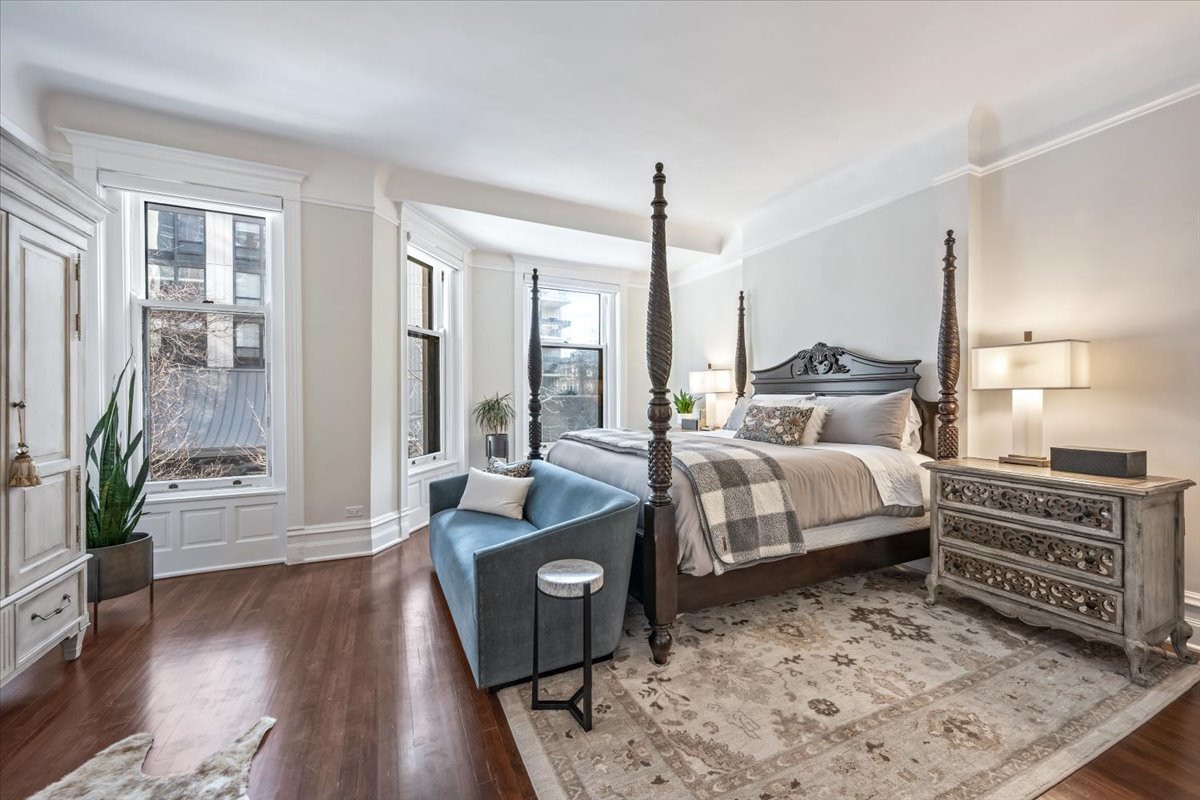 1304 North Ritchie Court Chicago, IL 60610 - Photo 13 of 28 a living room with furniture and a wooden floor