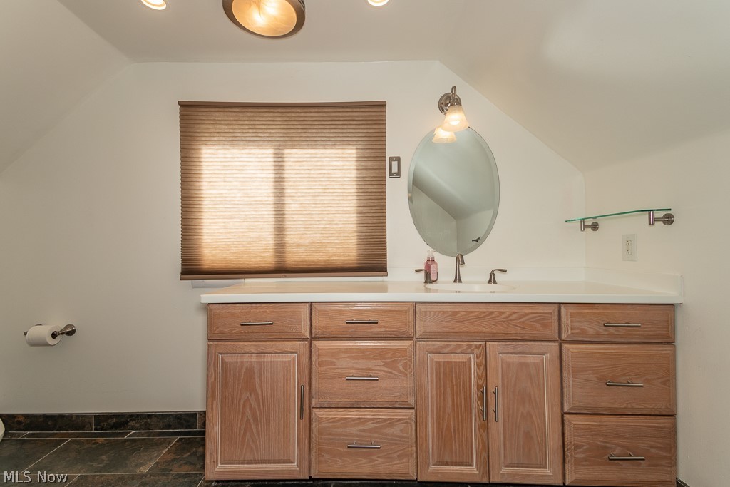 4996 Emmet Road Cleveland, OH 44124 - Photo 25 of 34 Gallery Image 25