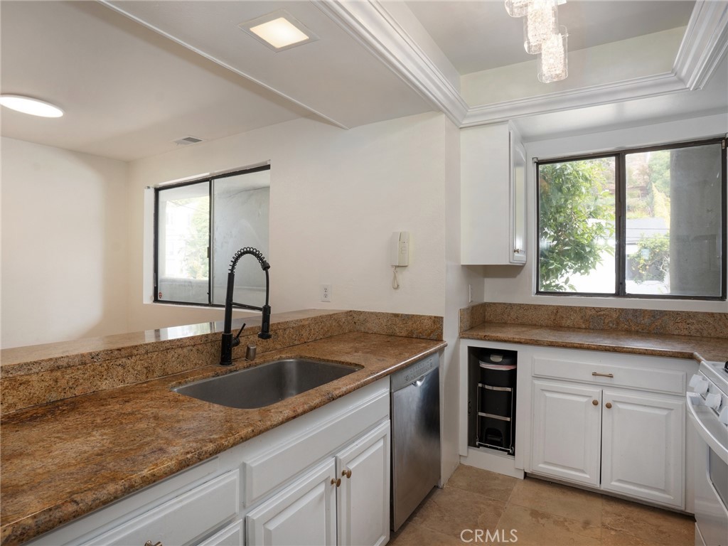 355 Pershing Drive, Unit B Playa del Rey, CA 90293 - Photo 20 of 42