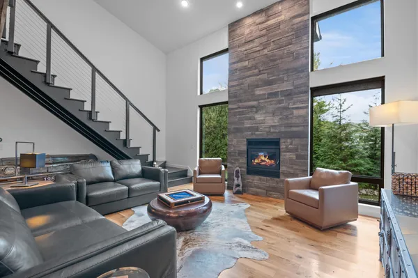 $844,900 | 624 East Circle Ridge Place, Sturgeon Bay, WI 54235