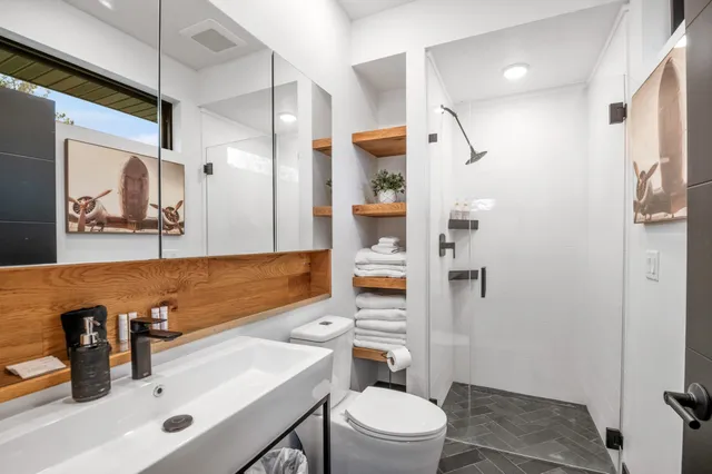 $844,900 | 624 East Circle Ridge Place, Sturgeon Bay, WI 54235