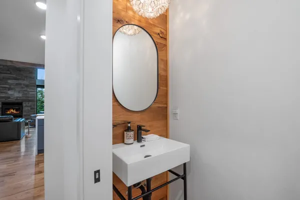 $844,900 | 624 East Circle Ridge Place, Sturgeon Bay, WI 54235