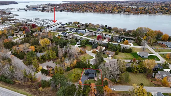 $844,900 | 624 East Circle Ridge Place, Sturgeon Bay, WI 54235