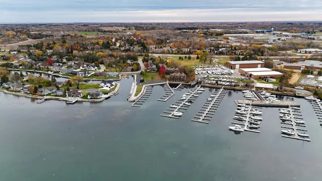 $844,900 | 624 East Circle Ridge Place, Sturgeon Bay, WI 54235