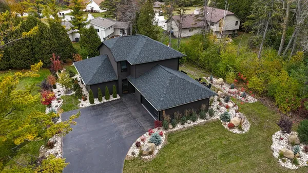 $844,900 | 624 East Circle Ridge Place, Sturgeon Bay, WI 54235