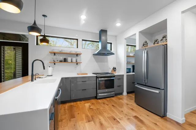 $844,900 | 624 East Circle Ridge Place, Sturgeon Bay, WI 54235