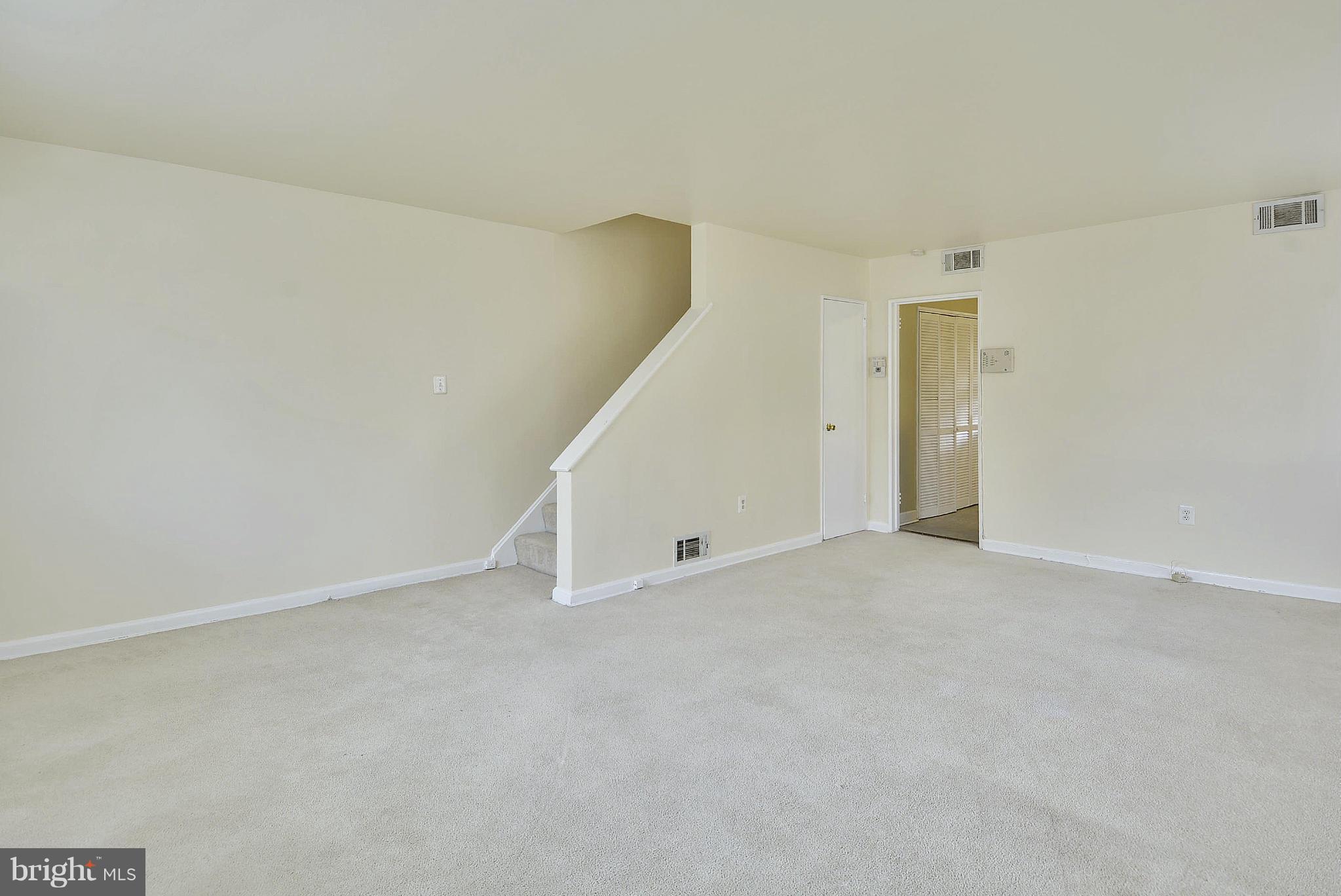 4663 Kendrick Road Suitland, MD 20746 - Photo 4 of 20 Living Room