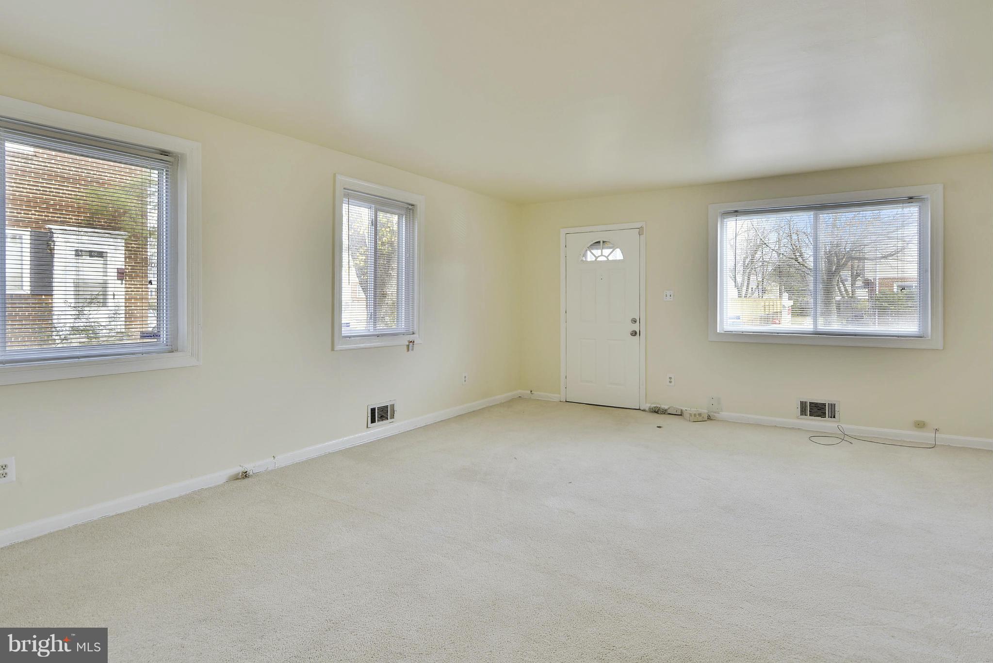 4663 Kendrick Road Suitland, MD 20746 - Photo 6 of 20 Living Room