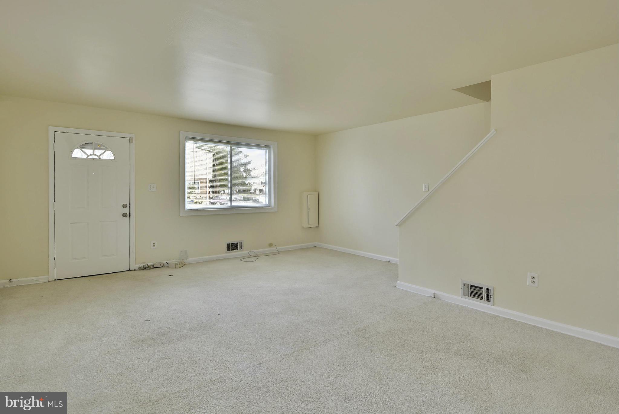 4663 Kendrick Road Suitland, MD 20746 - Photo 7 of 20 Living Room