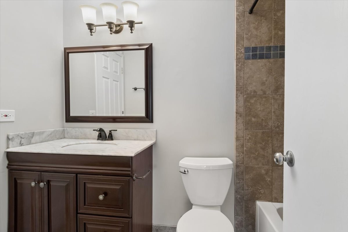 6227 Trinity Drive, Unit 2B Lisle, IL 60532 - Photo 14 of 20