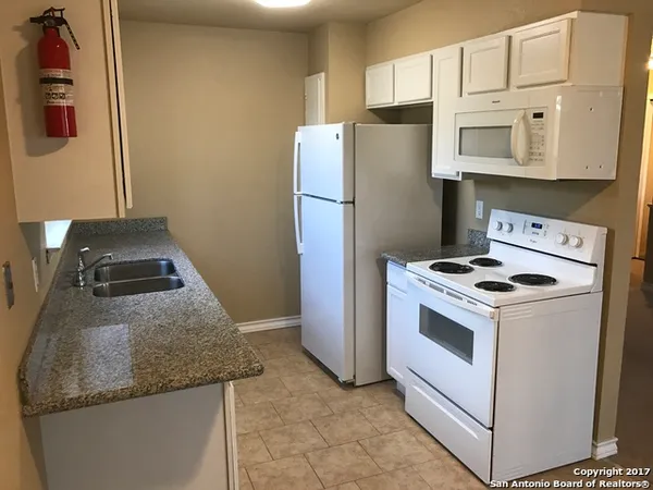 $1,300 | 1403 Loma Alto Road, Unit 3, San Antonio, TX 78232