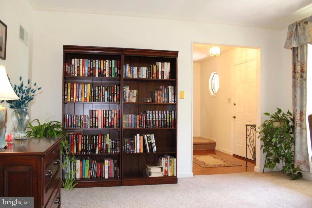 203 Kings Cross Circle Lititz, PA 17543 - Photo 4 of 25 Gallery Image 4