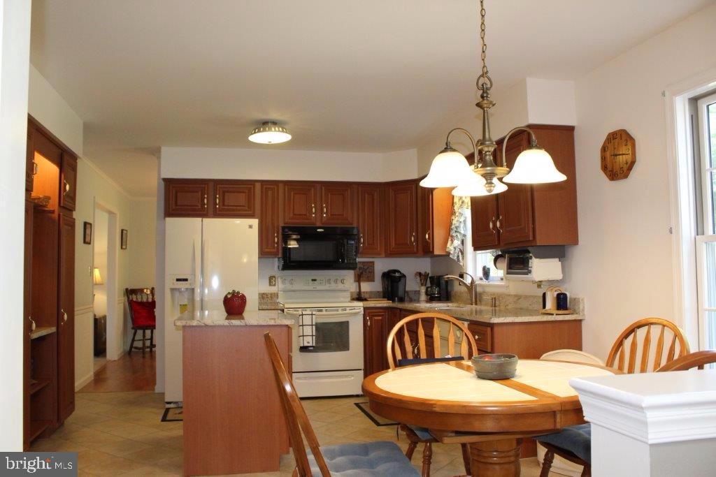 203 Kings Cross Circle Lititz, PA 17543 - Photo 9 of 25 Gallery Image 9