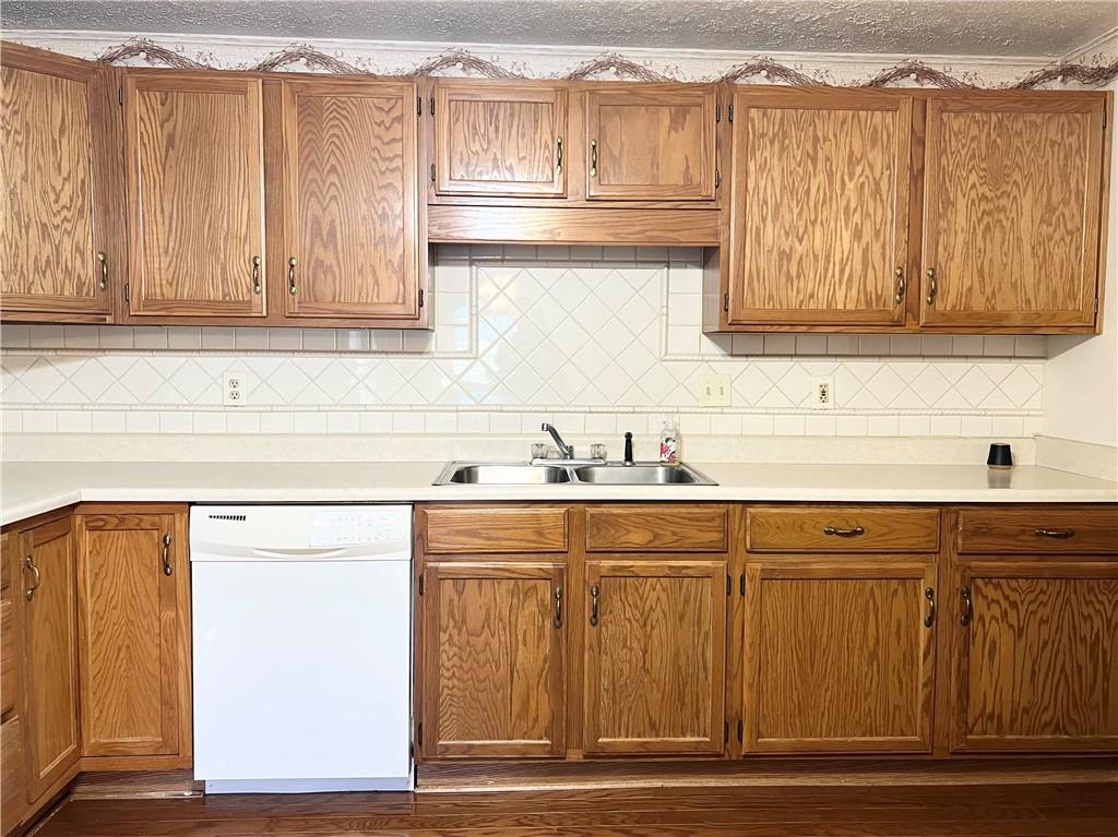2850 Edgecliff Road, Unit 35 Lower Burrell, PA 15068 - Photo 9 of 27 Abundance of cabinetry.