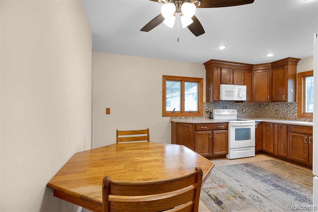 3282 Avon Manor Road Rochester Hills, MI 48307 - Photo 8 of 29
