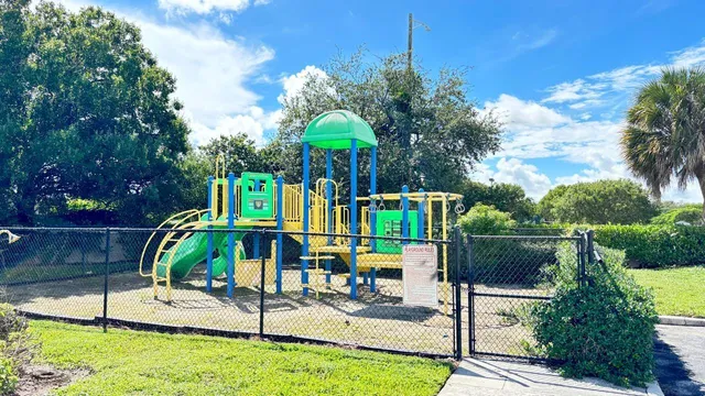 $293,400 | 5025 Wiles Road, Unit 107, Coconut Creek, FL 33073