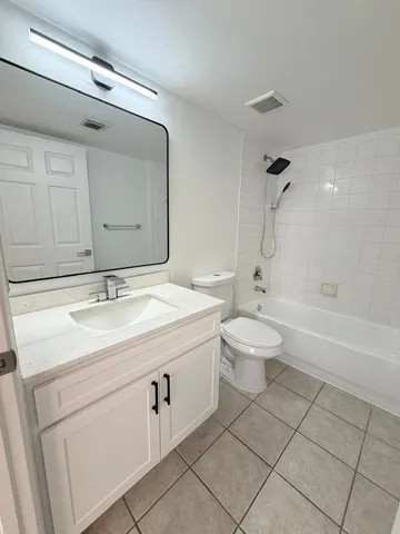 $275,900 | 5025 Wiles Road, Unit 107, Coconut Creek, FL 33073