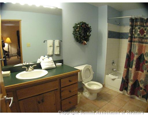 195 River Run Road, Unit 8004 Keystone, CO 80435 - Photo 8 of 16 Master Bath/Spa.