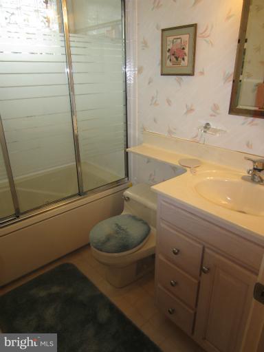 6708 Pawtucket Road Bethesda, MD 20817 - Photo 5 of 19 Bath (Master)