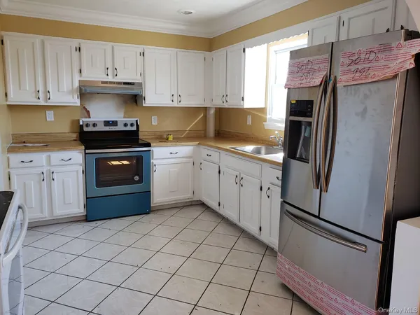 $3,500 | 38 Sage Street, Central Islip, NY 11722