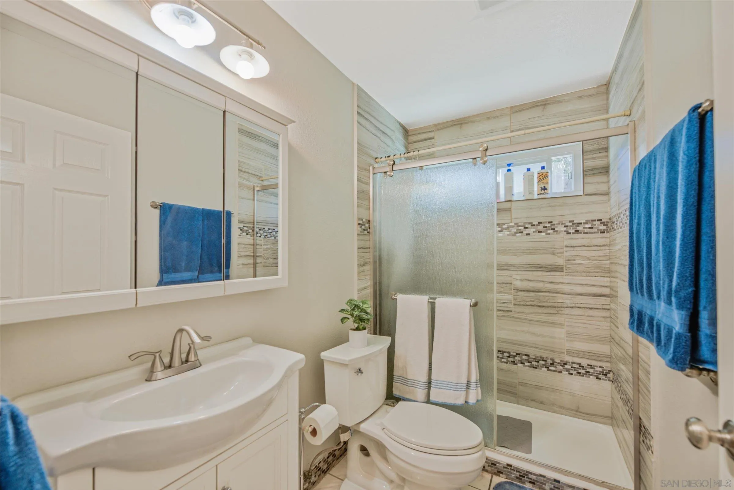 625 Kempton Street Spring Valley, CA 91977 - Photo 20 of 36 Gallery Image 20