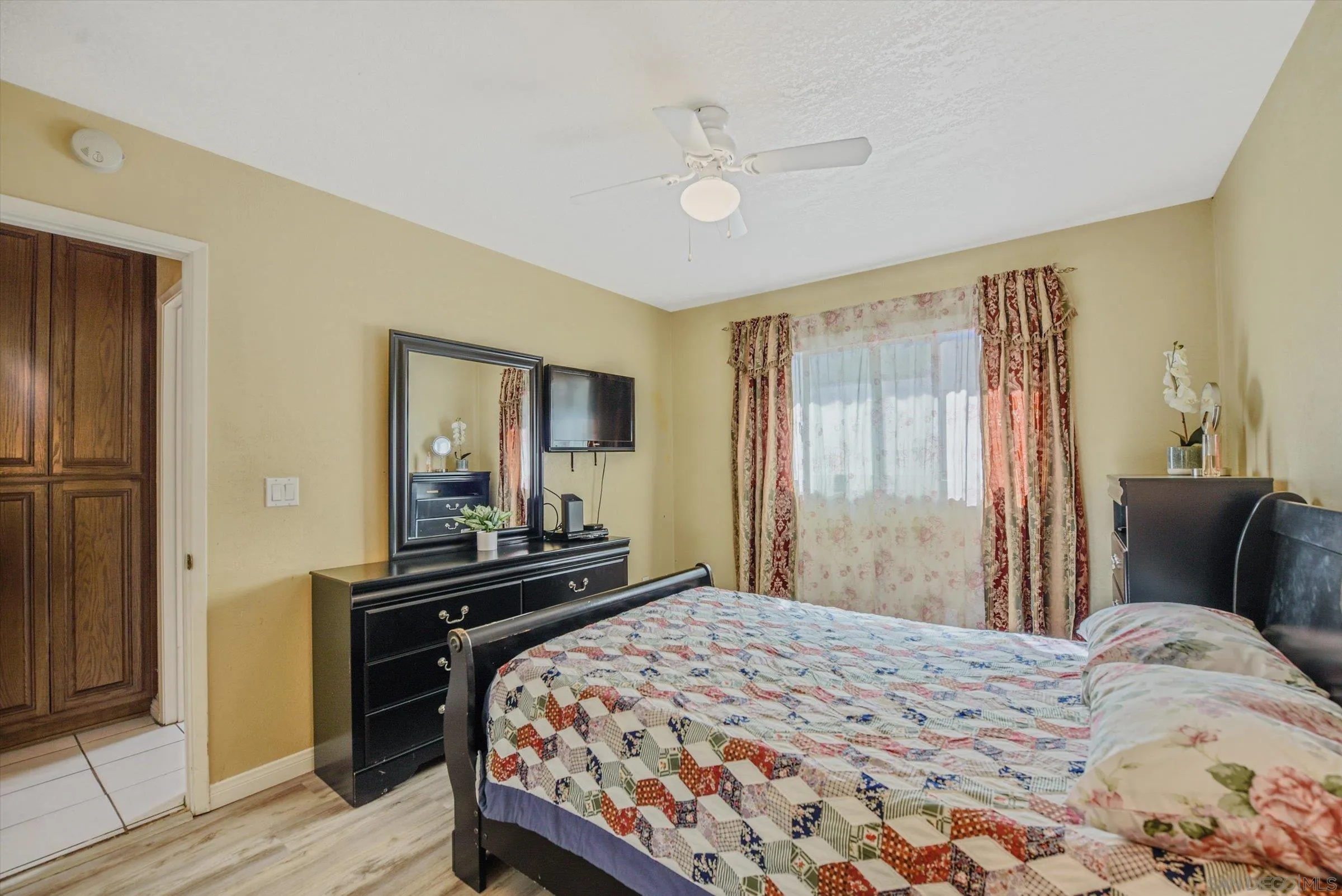 625 Kempton Street Spring Valley, CA 91977 - Photo 24 of 36 Gallery Image 24