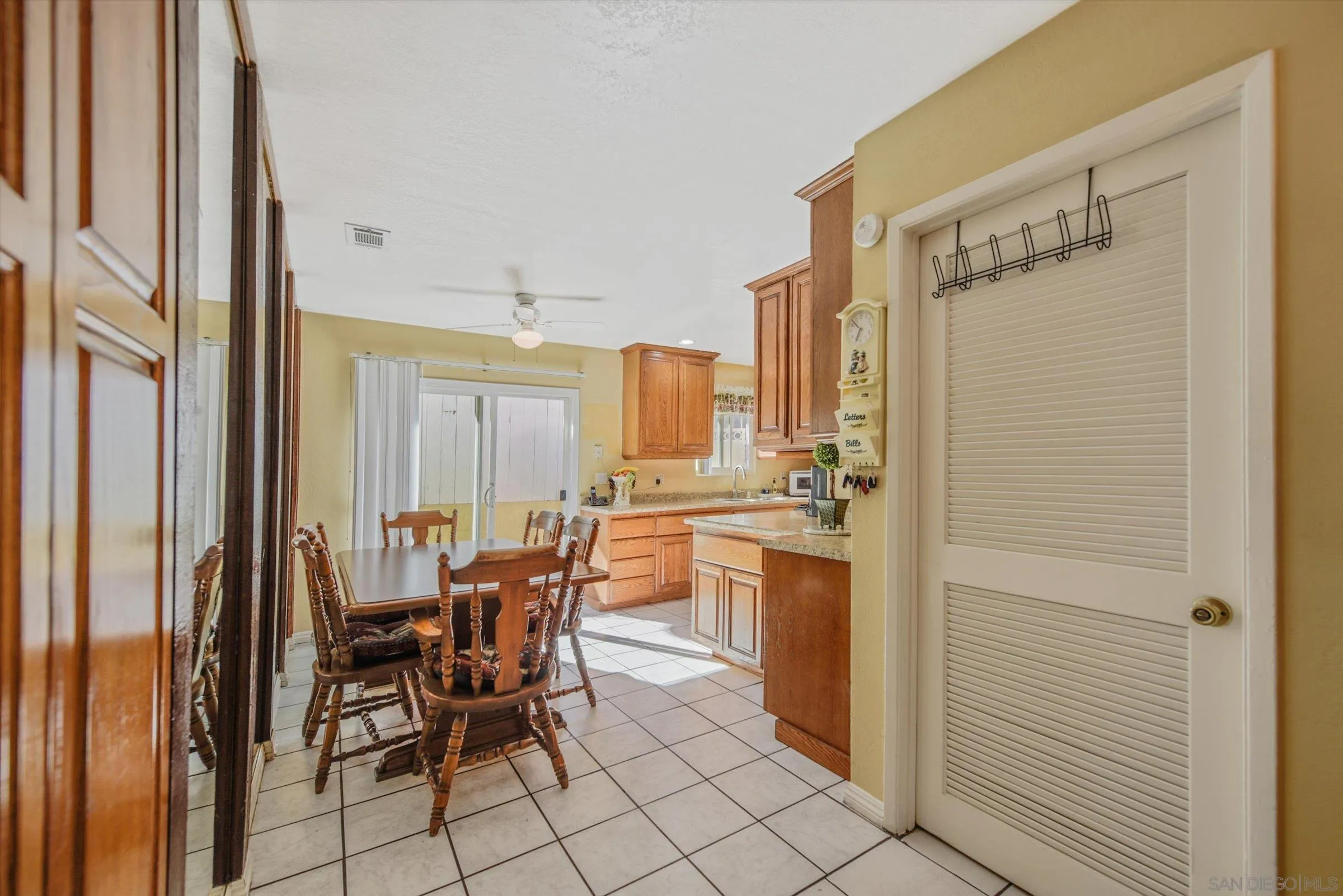 625 Kempton Street Spring Valley, CA 91977 - Photo 6 of 36 Gallery Image 6